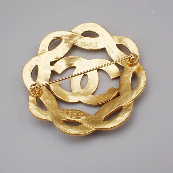 CHANEL CC Logo Pin Brooch 97P GHW France Accessory Vintage 85RL335 - Picture 5 of 8
